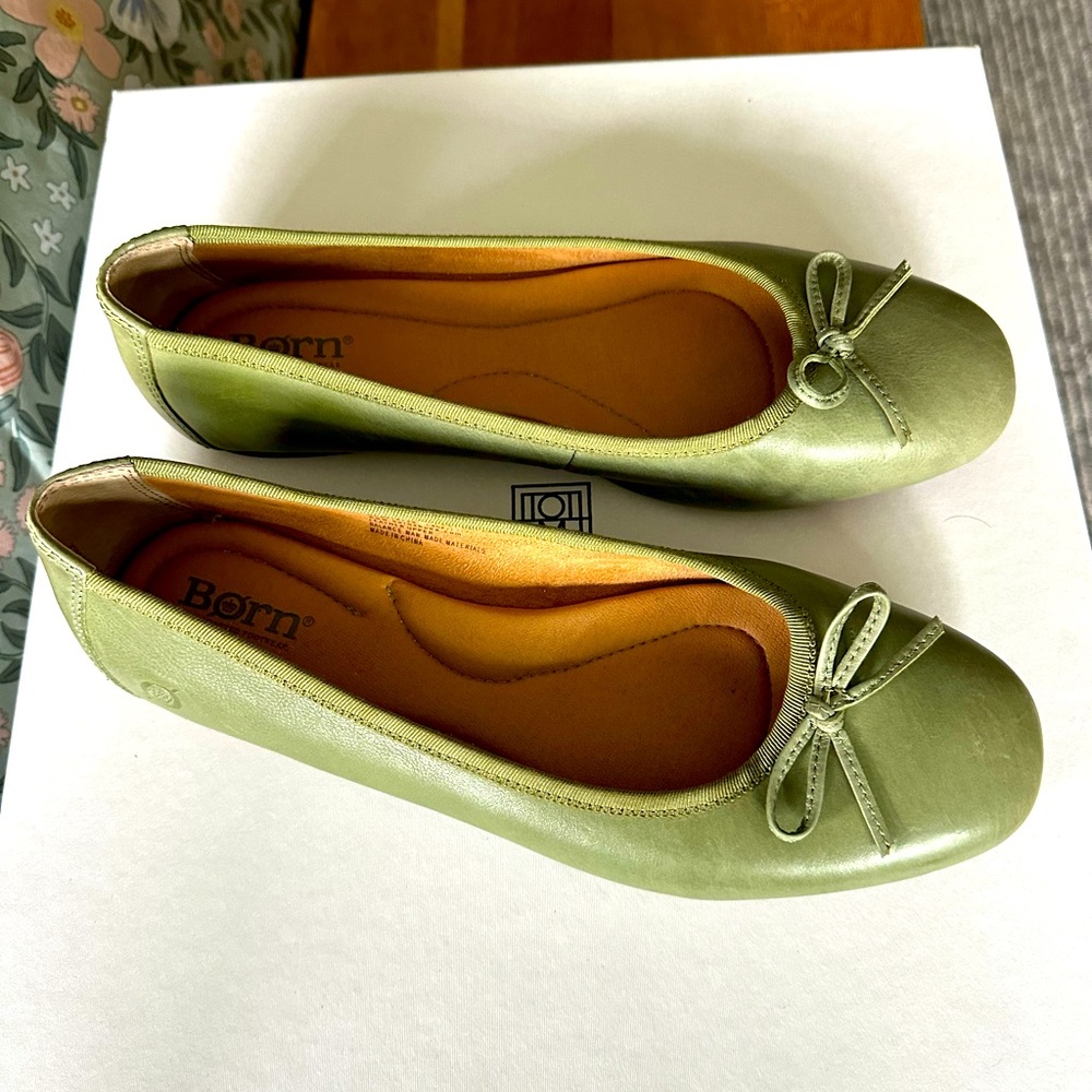 Born ballet flats in mossy green size 9 - only worn once or twice and in EUC.